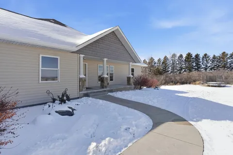 $695,000 | 17216 County Road 5 Northwest, New London, MN 56273