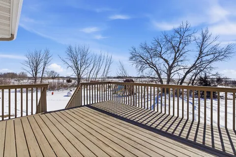 $695,000 | 17216 County Road 5 Northwest, New London, MN 56273