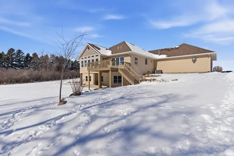 $695,000 | 17216 County Road 5 Northwest, New London, MN 56273