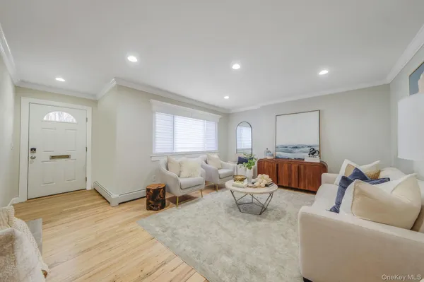 $409,999 | 10 Smithtown Boulevard, Unit 6A, Smithtown, NY 11787