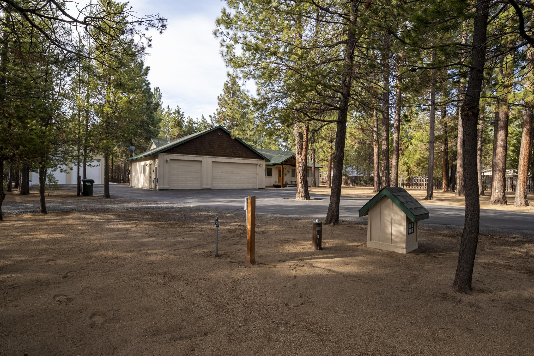 15939 Old Mill Road La Pine, OR 97739 - Photo 7 of 53 Side Front