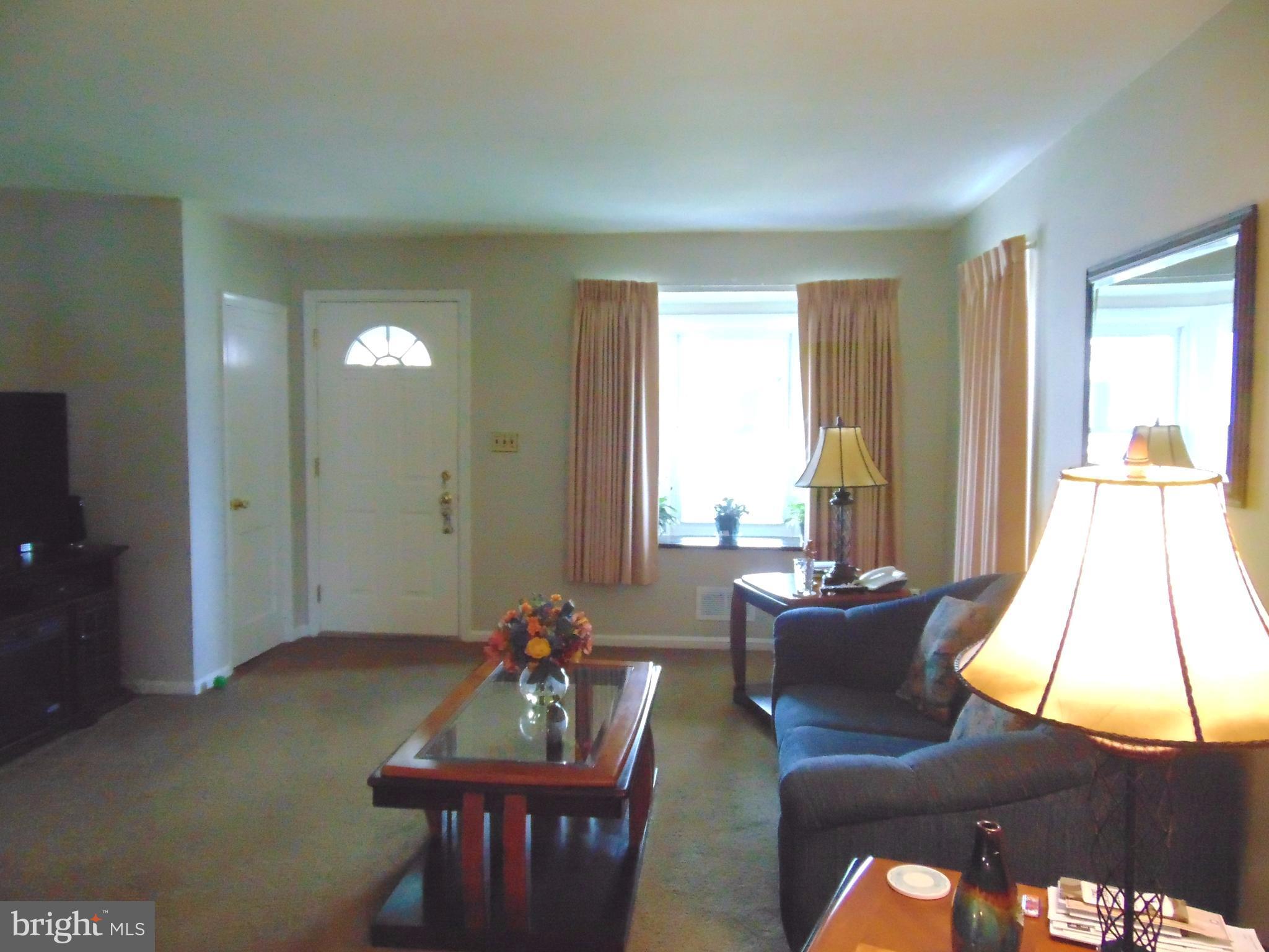 812 Arncliffe Road Baltimore, MD 21221 - Photo 3 of 28 Living Room