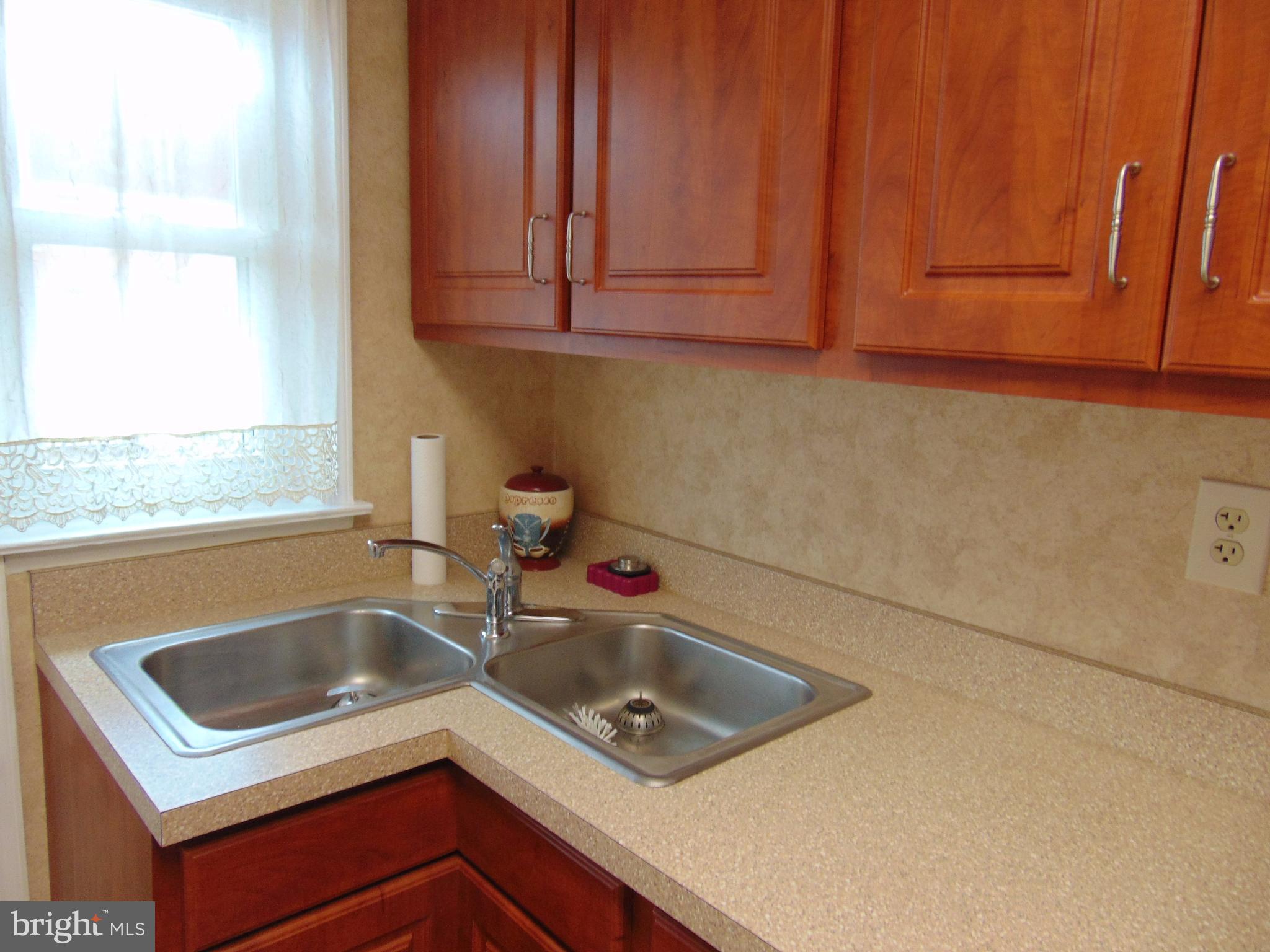 812 Arncliffe Road Baltimore, MD 21221 - Photo 8 of 28 Kitchen