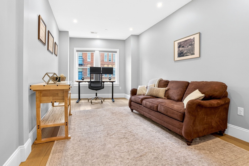 21 Glen Road, Unit 10 Boston, MA 02130 - Photo 13 of 26