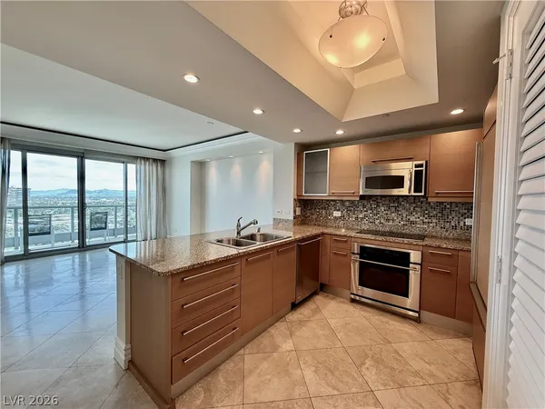 $1,995 | 322 Karen Avenue, Unit 1705, Las Vegas, NV 89109