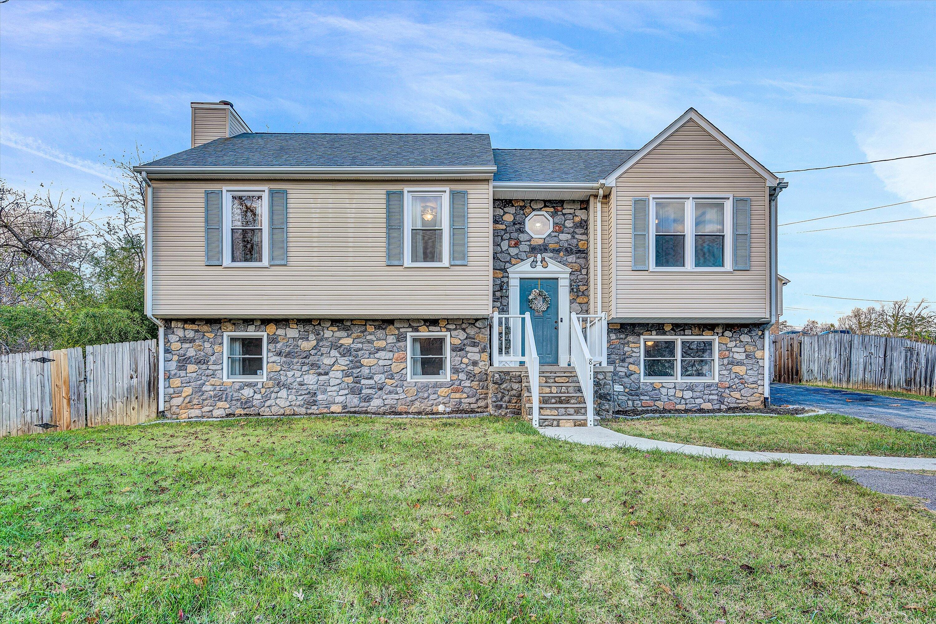 811 North Mill Road Salem, VA 24153 - Photo 1 of 34 01-SGM-04705