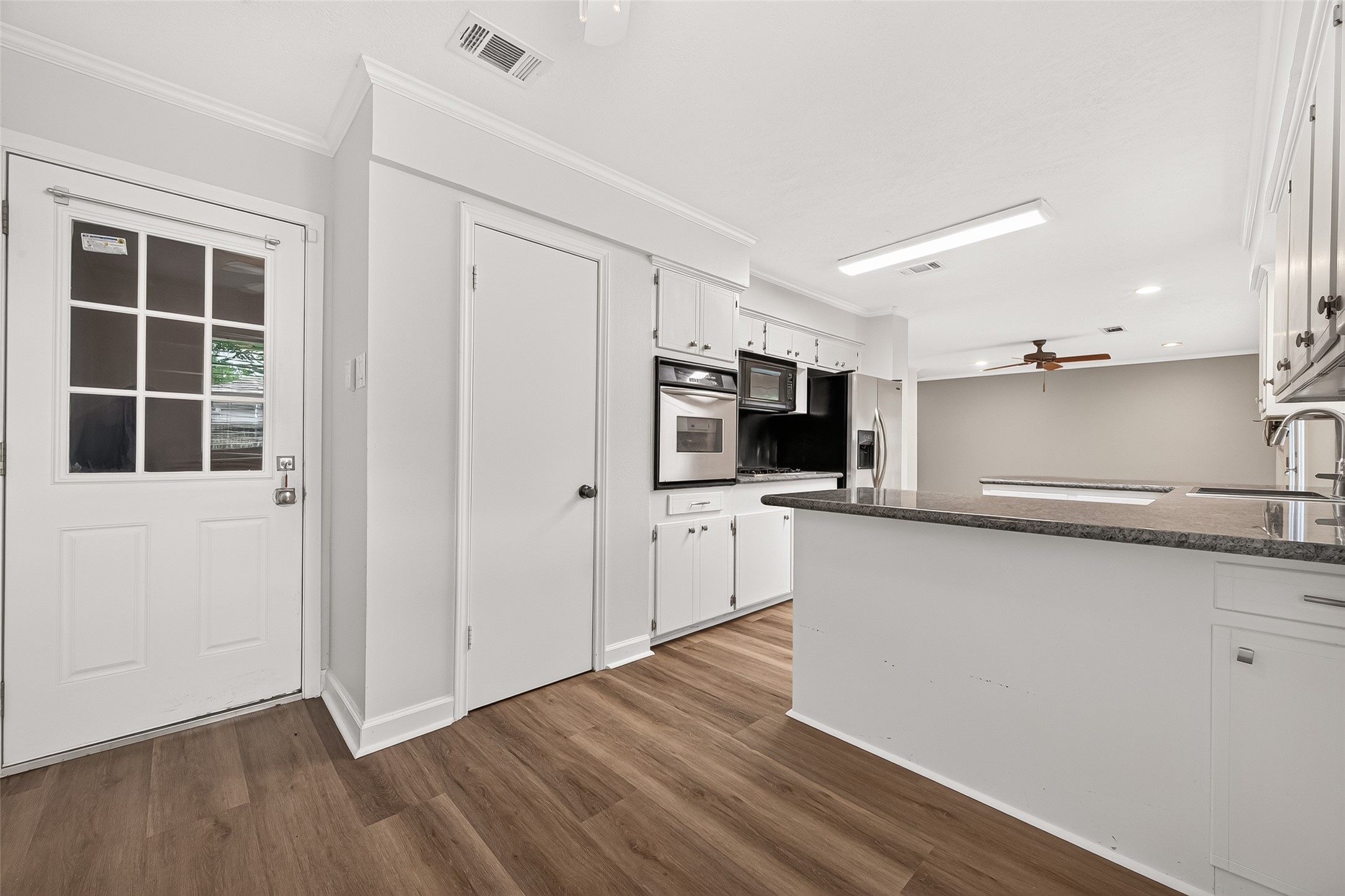 5921 Ariel Street Houston, TX 77074 - Photo 16 of 34