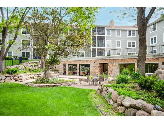 $359,900 | 3020 St Albans Mill Road, Unit 310, Minnetonka, MN 55305