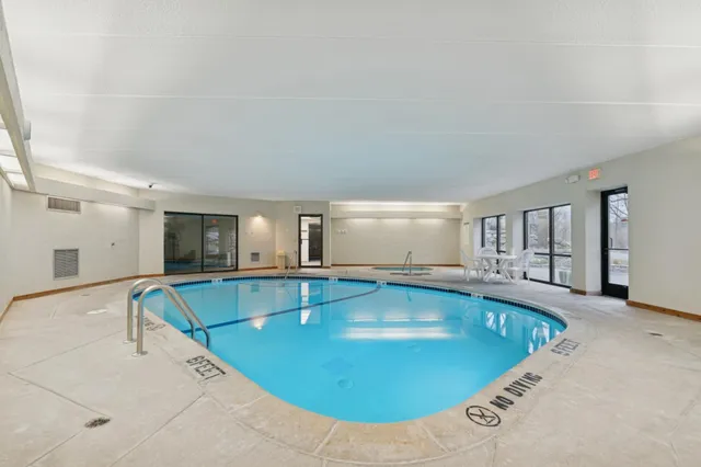 $359,900 | 3020 St Albans Mill Road, Unit 310, Minnetonka, MN 55305