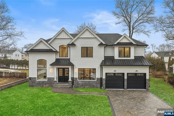 $2,599,000 | 21 Manor Court, Glen Rock, NJ 07452