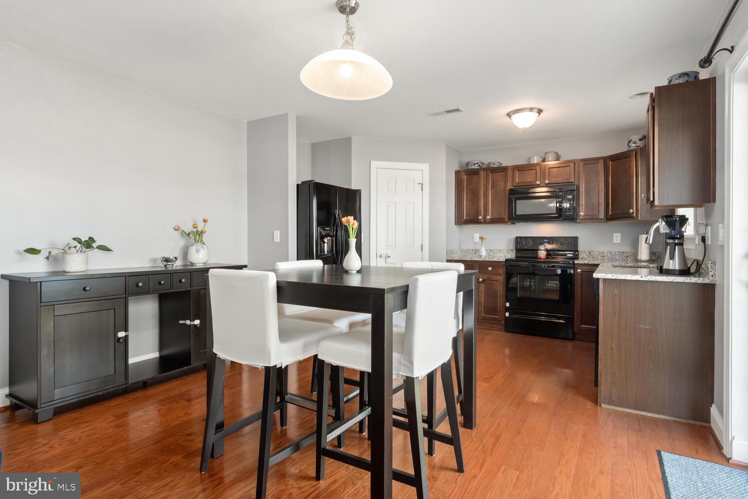 91 Lee Road Chester, MD 21619 - Photo 8 of 36 DINING TOWARDS THE KITCHEN