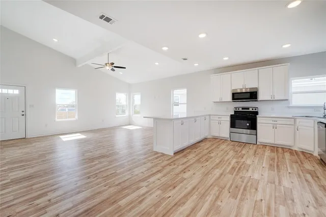 $435,000 | 231 La Fortuna Drive, Dale, TX 78616