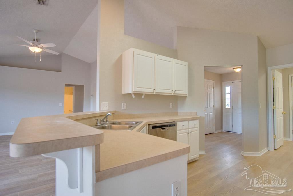 4792 La Casa Circle Pace, FL 32571 - Photo 13 of 28