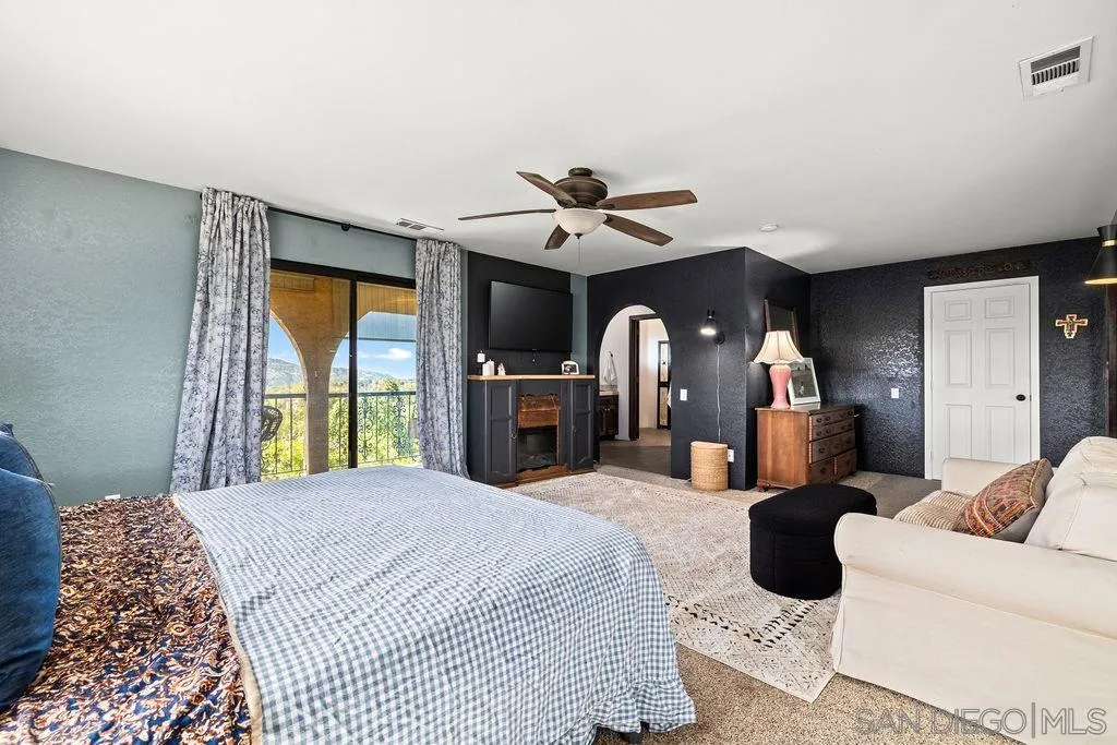 11725 Sierra Rojo Road Valley Center, CA 92082 - Photo 23 of 55 Gallery Image 23