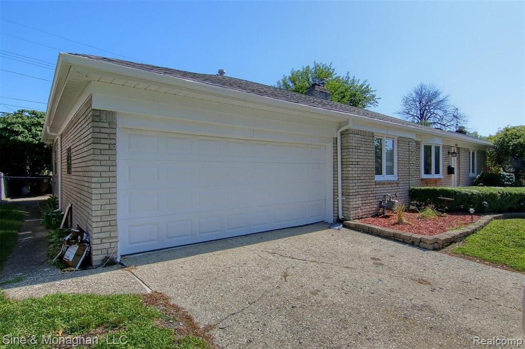 1536 Cook Road Grosse Pointe Woods, MI 48236 - Photo 39 of 39