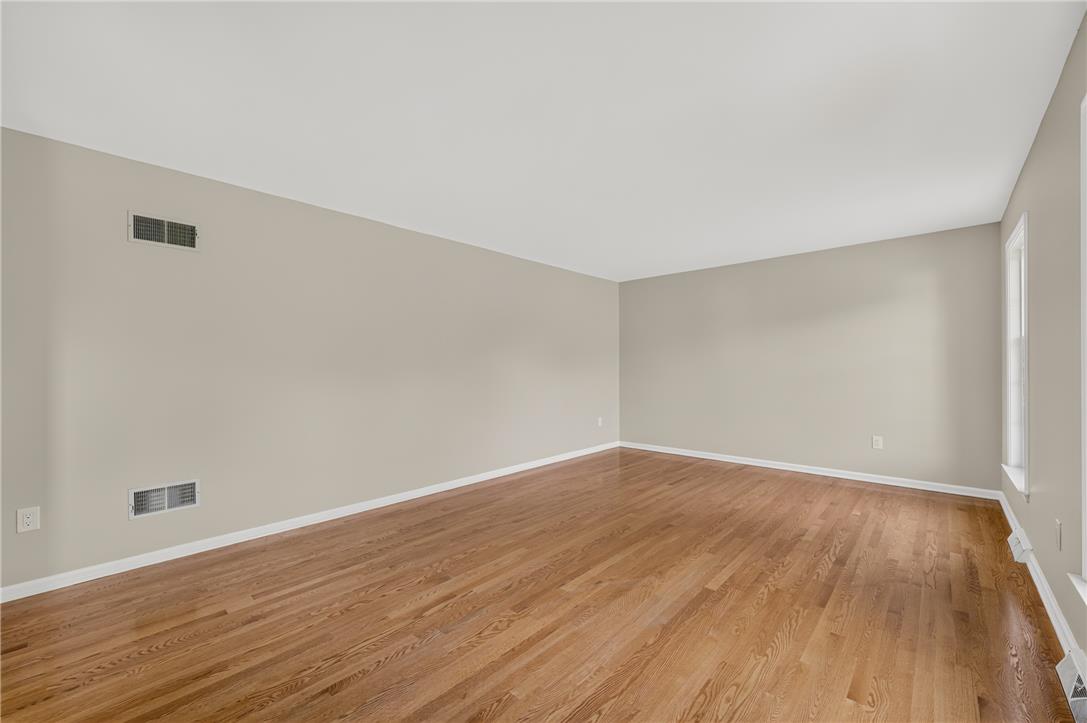 5642 Limeport Road Emmaus, PA 18049 - Photo 11 of 75