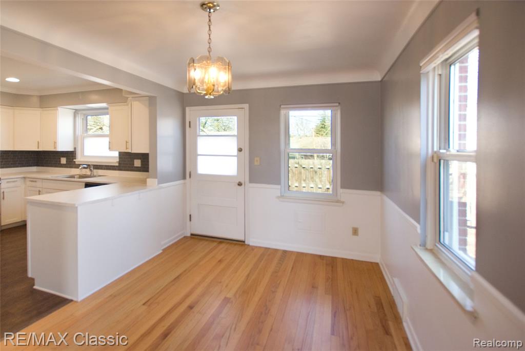 2604 Rochester Road Royal Oak, MI 48073 - Photo 9 of 32