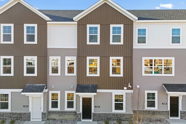 $389,990 | 1522 Traverse Lane, St. Paul, MN 55118