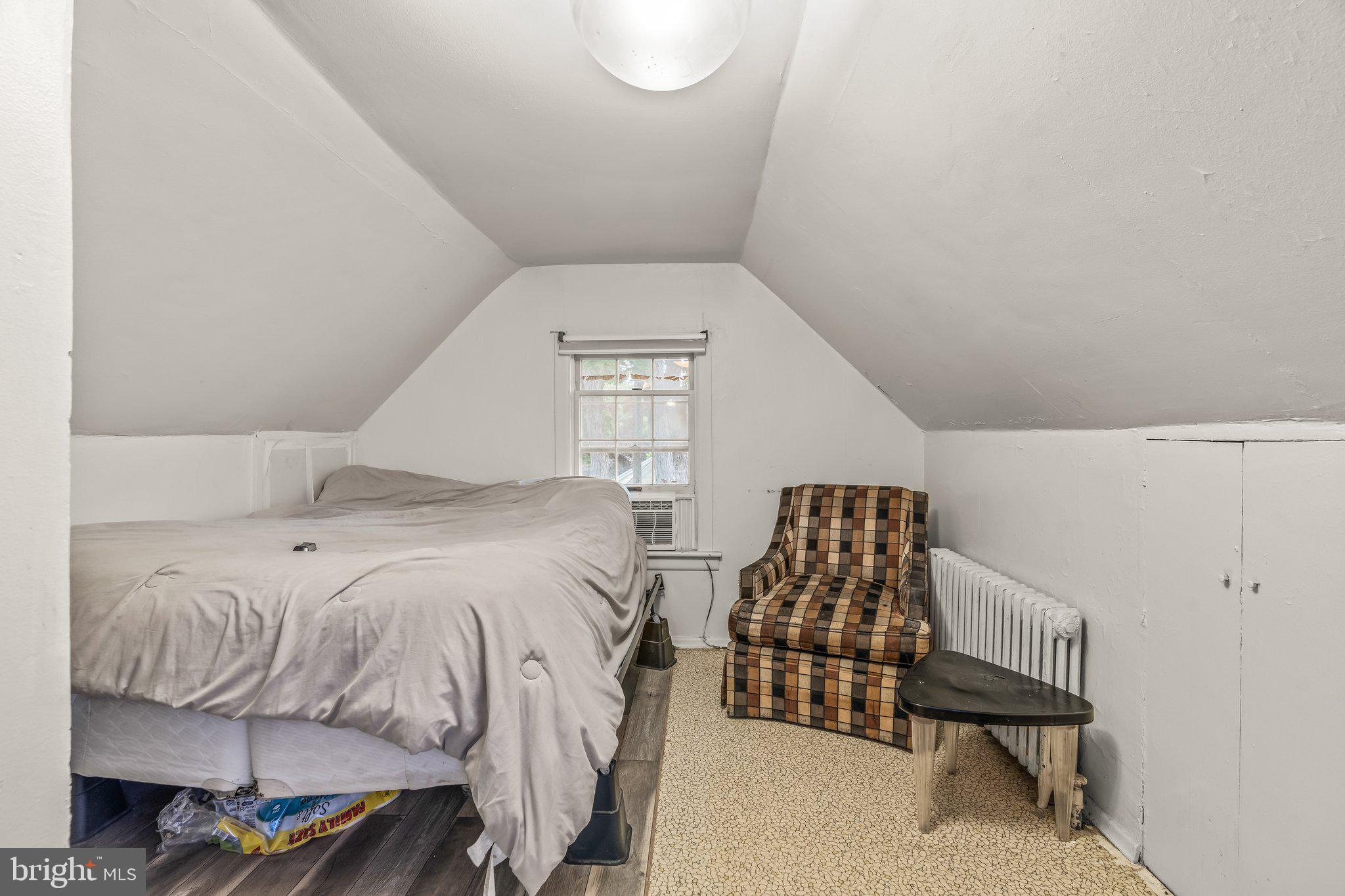 138 Lansdowne Court Lansdowne, PA 19050 - Photo 22 of 39 Third floor bedroom