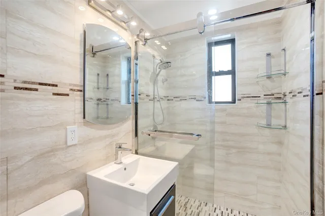 $329,000 | 141-30 84th Road, Unit 5E | Briarwood