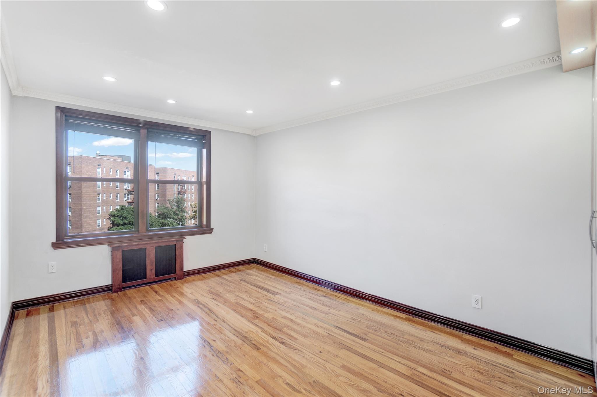 141-30 84th Road, Unit 5E Queens, NY 11435 - Photo 4 of 13