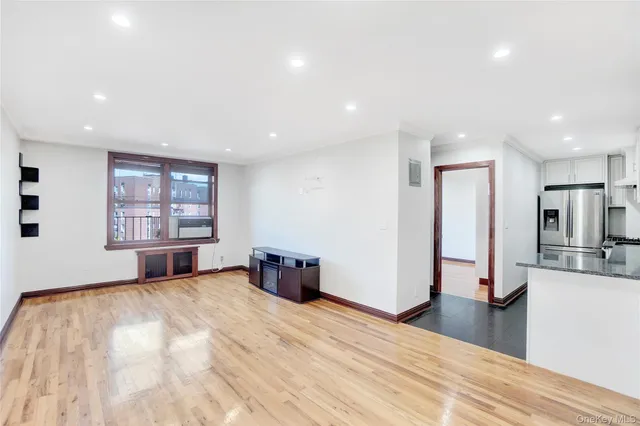 $329,000 | 141-30 84th Road, Unit 5E | Briarwood