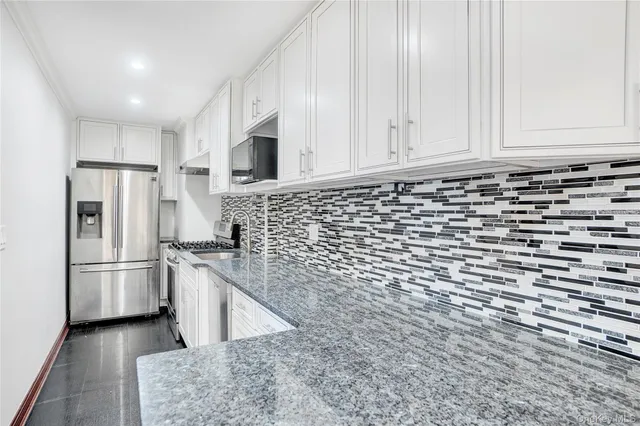 $329,000 | 141-30 84th Road, Unit 5E | Briarwood