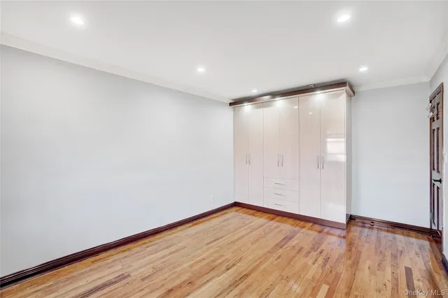 $329,000 | 141-30 84th Road, Unit 5E | Briarwood