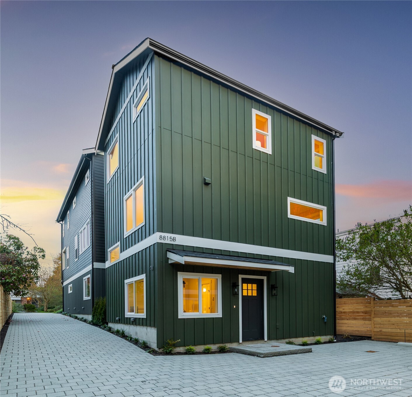 8815 Densmore Avenue North, Unit B Seattle, WA 98103 - Photo 17 of 17