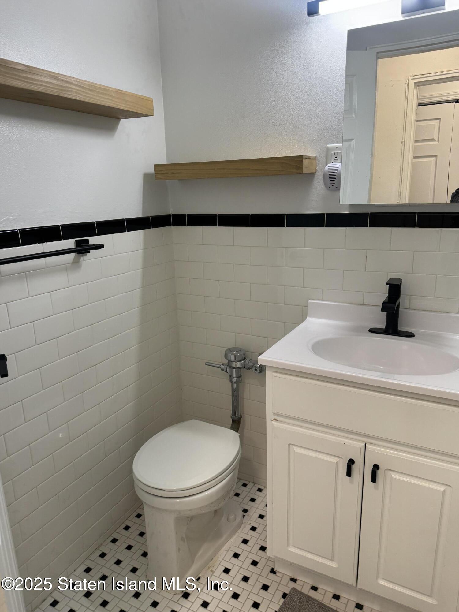 36 Hamilton Avenue, Unit 2S Staten Island, NY 10301 - Photo 3 of 14 IMG_3137