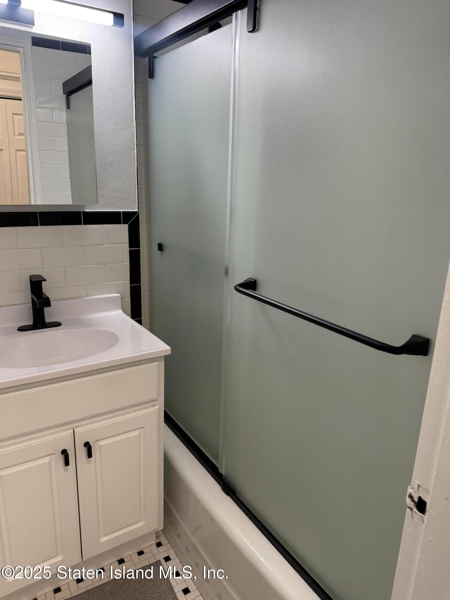 36 Hamilton Avenue, Unit 2S Staten Island, NY 10301 - Photo 4 of 14 IMG_3138