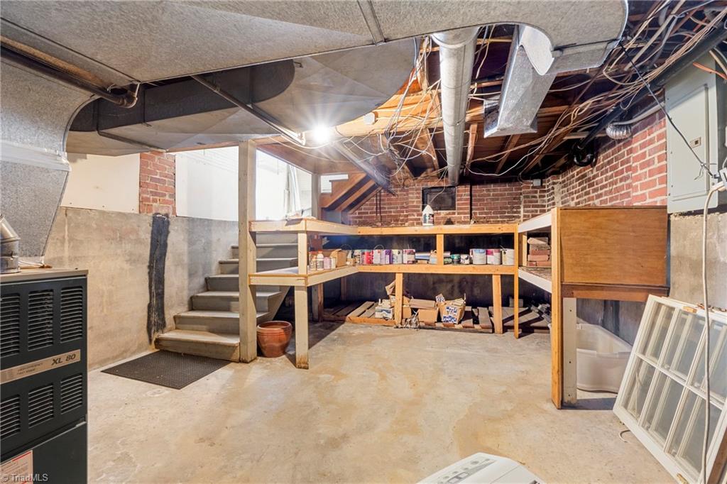 403 Spring Street Thomasville, NC 27360 - Photo 26 of 37