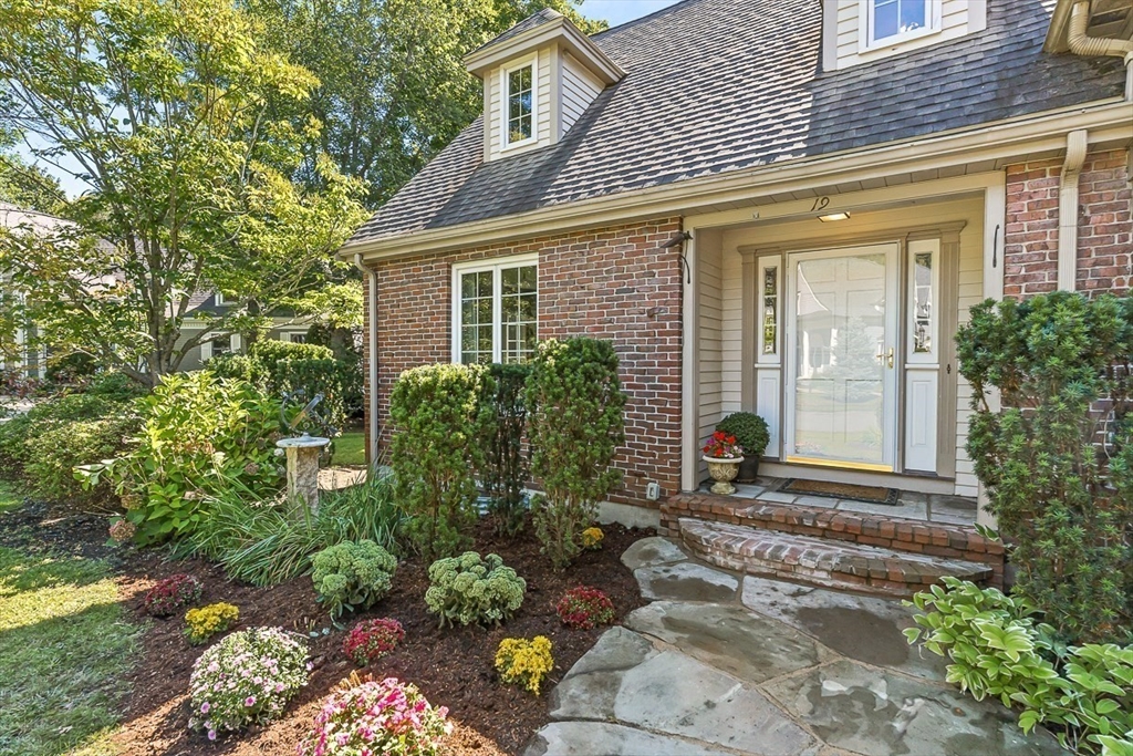19 Louis Drive Wellesley, MA 02481 - Photo 4 of 30 front view of a house