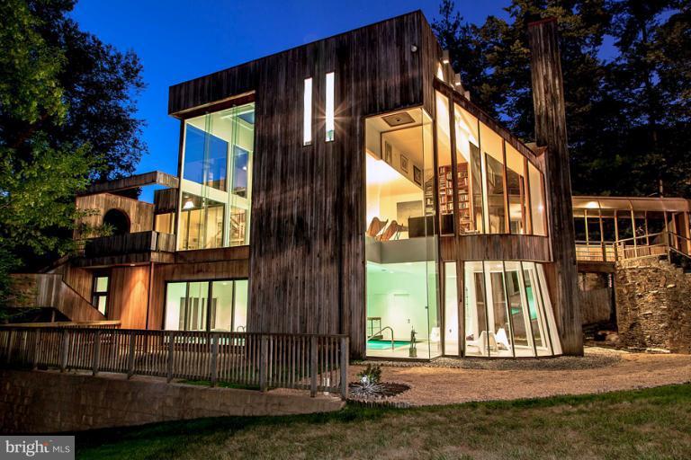 2724 Chain Bridge Road Northwest Washington, DC 20016 - Photo 3 of 30 a view of backyard with deck
