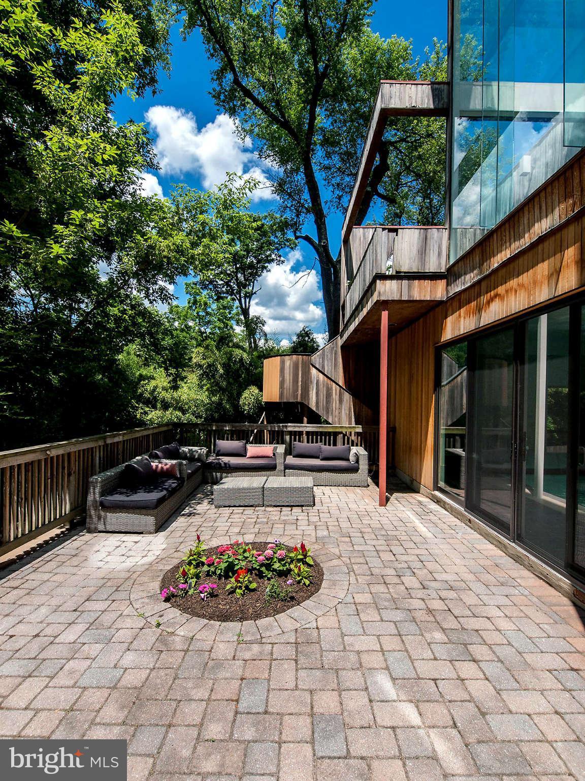 2724 Chain Bridge Road Northwest Washington, DC 20016 - Photo 29 of 30 a view of a chairs and tables in the patio