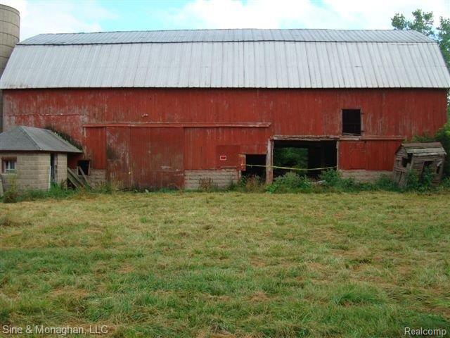 barn
