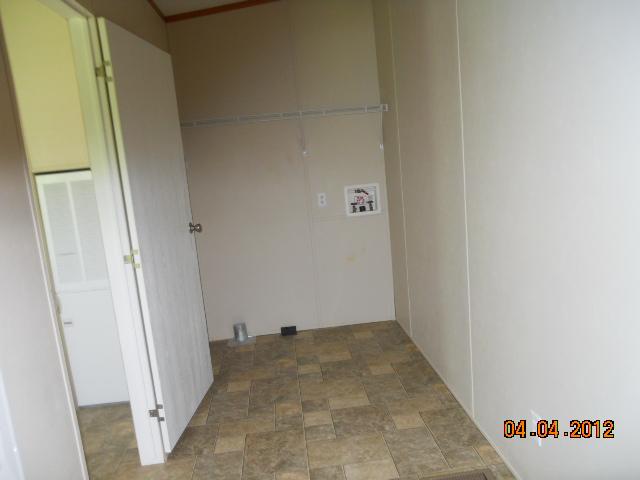 1609 Maple Valley Road Charlotte, TN 37036 - Photo 10 of 11 LARGE UTILITY