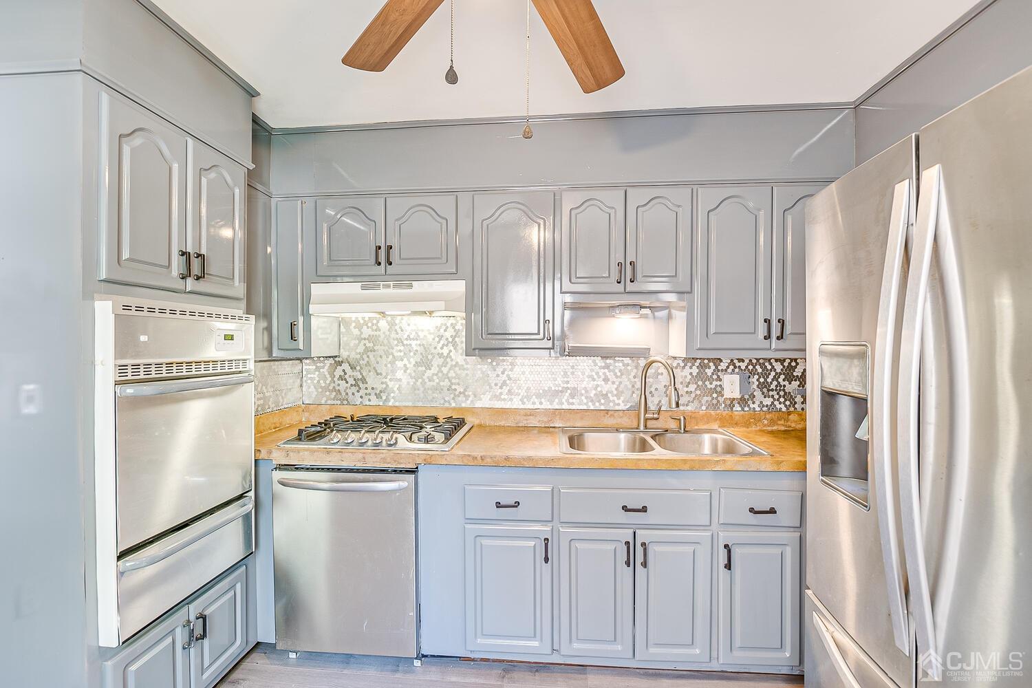 86 Spring Street Woodbridge, NJ 07095 - Photo 9 of 34 Gallery Image 9
