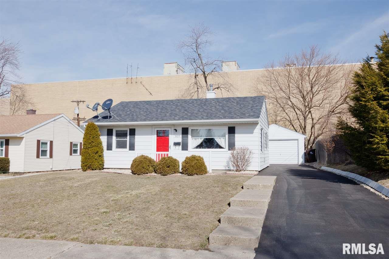 829 West Ridgemont Road Peoria, IL 61614 - Photo 4 of 36 Gallery Image 4