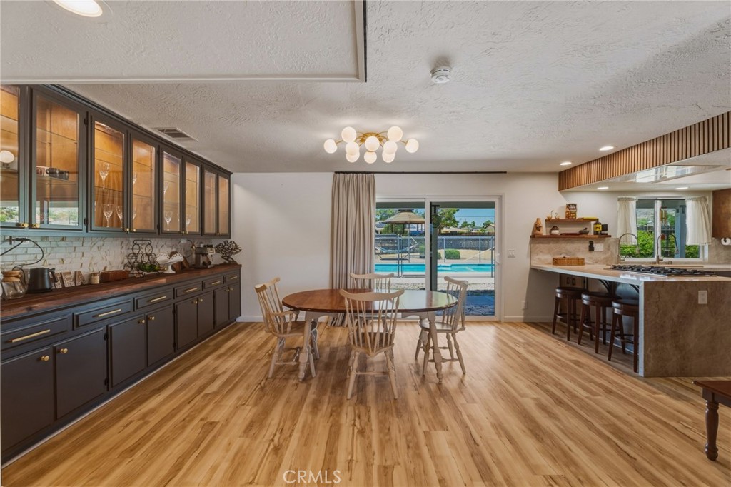 16230 St Timothy Road Apple Valley, CA 92307 - Photo 18 of 51 Dining area