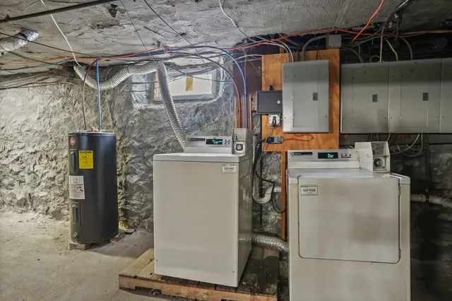 $460,000 | 22 Knoll Street, Waterbury, CT 06705