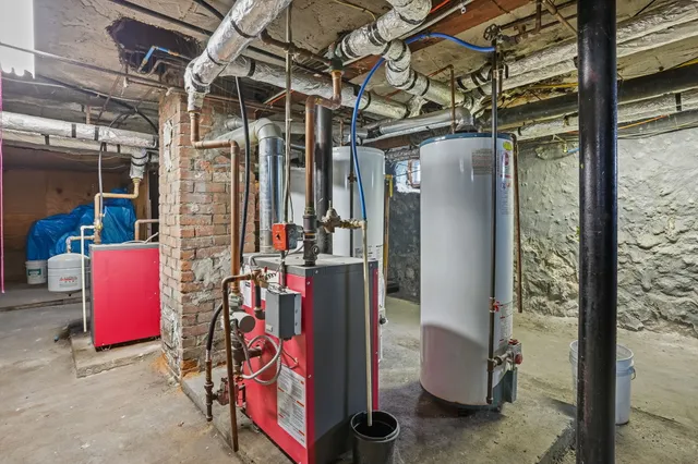 $460,000 | 22 Knoll Street, Waterbury, CT 06705