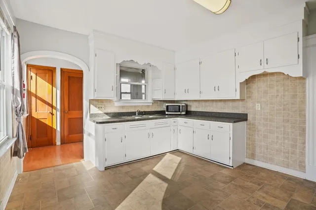 $460,000 | 22 Knoll Street, Waterbury, CT 06705