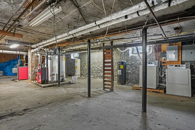 $460,000 | 22 Knoll Street, Waterbury, CT 06705