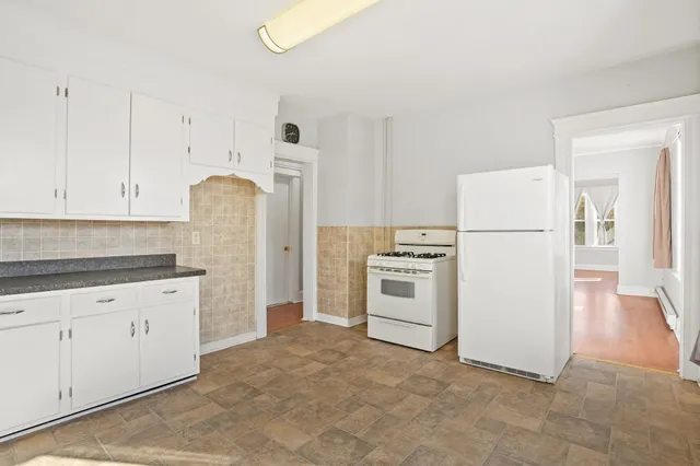 $460,000 | 22 Knoll Street, Waterbury, CT 06705