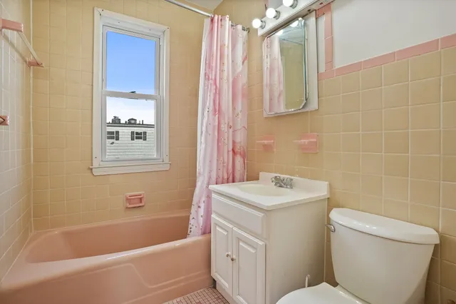 $460,000 | 22 Knoll Street, Waterbury, CT 06705