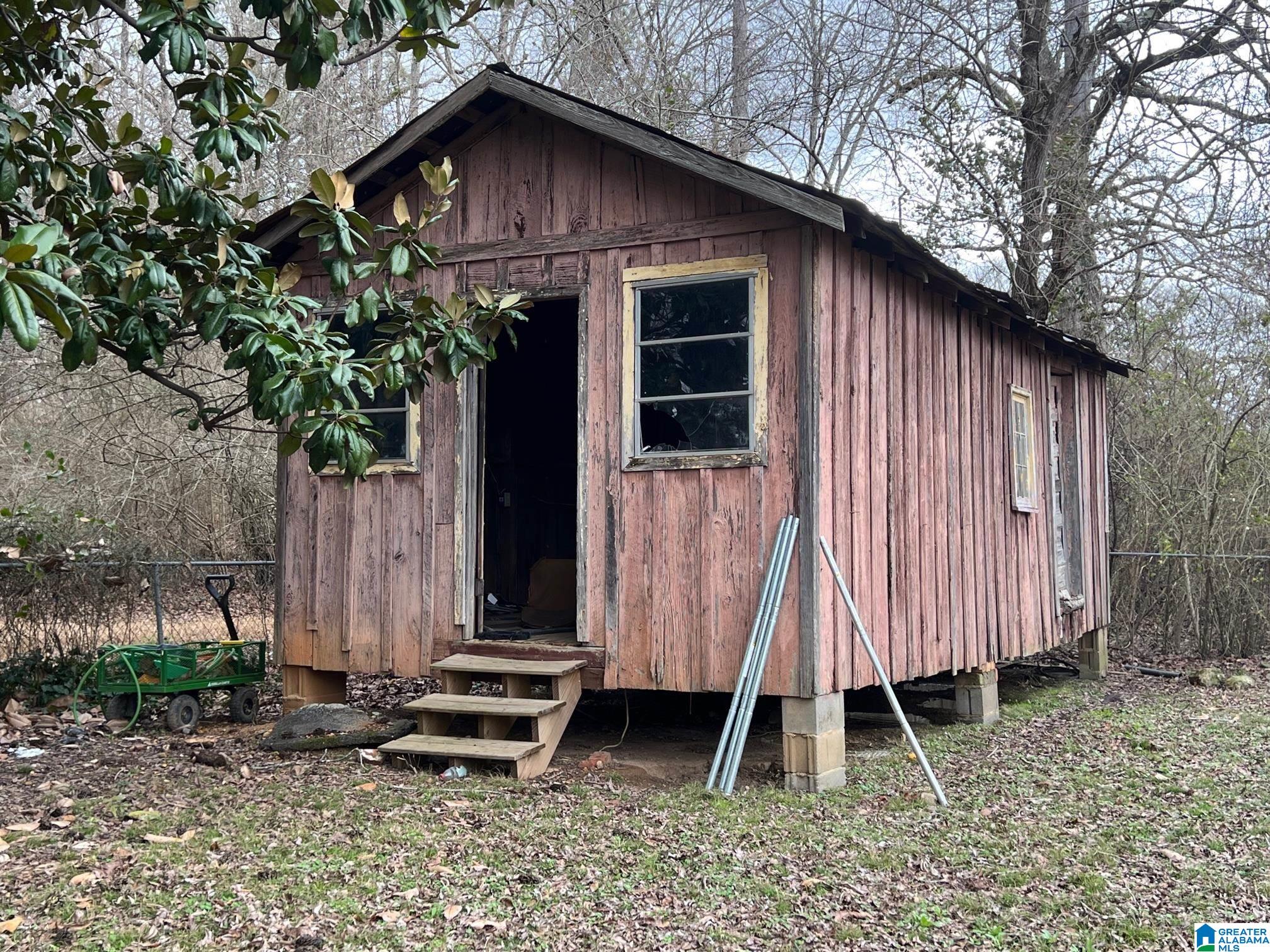 427 Davis Street Talladega, AL 35160 - Photo 5 of 34