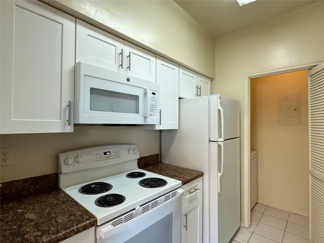 $120,000 | 6500 Harbor Town Drive, Unit 3408, Houston, TX 77036