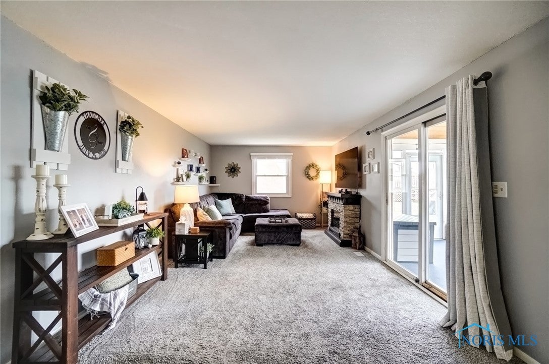1105 Farmington Road Maumee, OH 43537 - Photo 10 of 47 Gallery Image 10