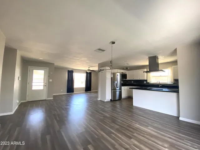 $2,000 | 4627 West Rose Lane, Glendale, AZ 85301